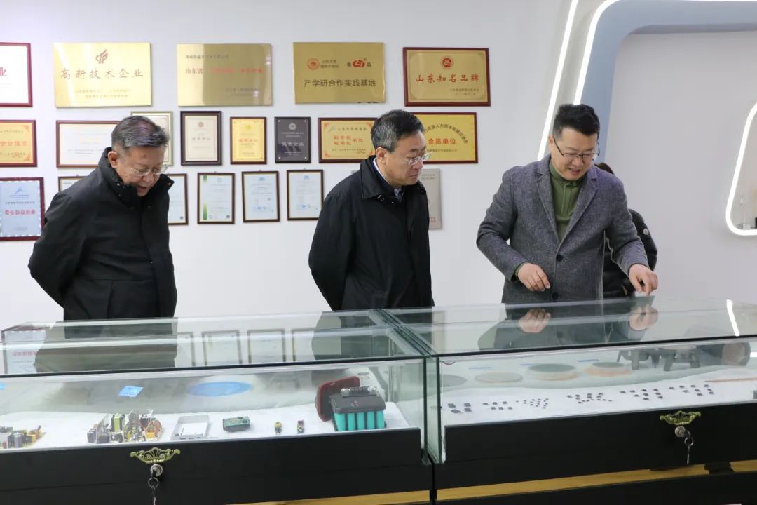 1740559377818409.jpg 640.jpg